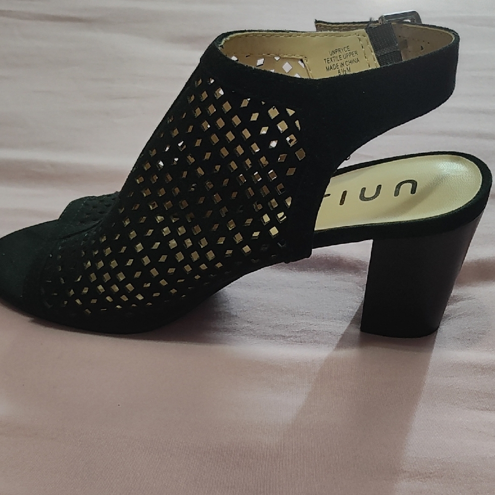 Unisa Black Open-Toe Cutout Heels